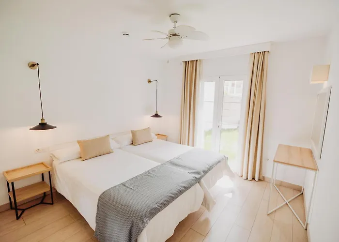 Aparthotel Lagos De Fañabé 4*