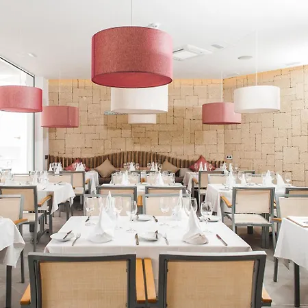 ラゴス デ ファナベ ビーチ アデヘ