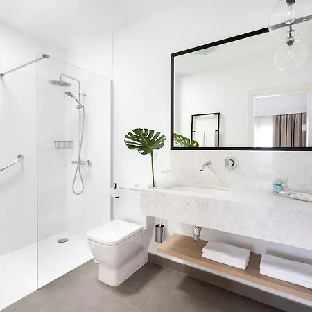 ラゴス デ ファナベ ビーチ アパートホテル