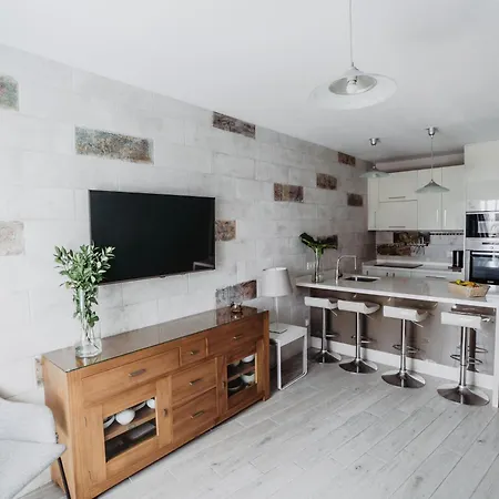 アパートホテル ラゴス デ ファナベ ビーチ アデヘ