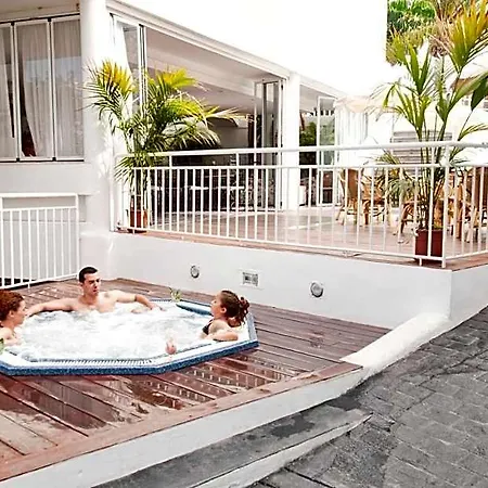 アパートホテル ラゴス デ ファナベ ビーチ