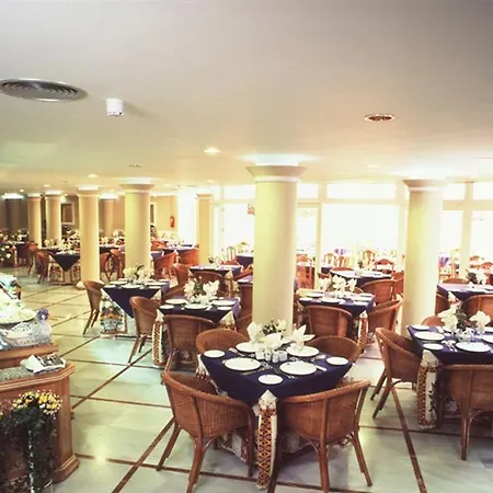 ラゴス デ ファナベ ビーチ 4* アデヘ