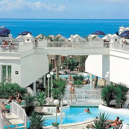 ラゴス デ ファナベ ビーチ アデヘ