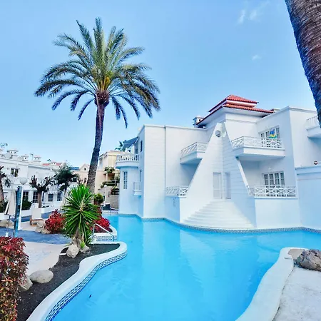 ラゴス デ ファナベ ビーチ アデヘ