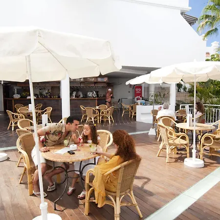 ラゴス デ ファナベ ビーチ アデヘ