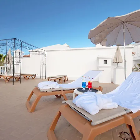 ラゴス デ ファナベ ビーチ アパートホテル アデヘ